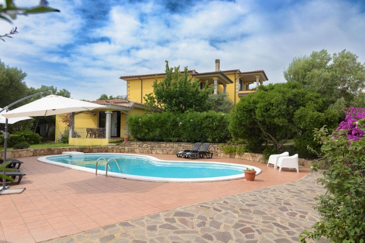 Residence Agrifoglio Monte Petrosu Bagian luar foto