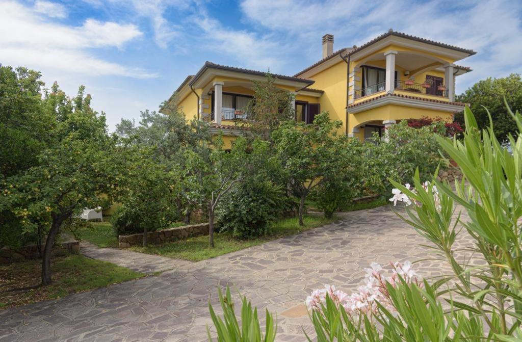 Residence Agrifoglio Monte Petrosu Bagian luar foto